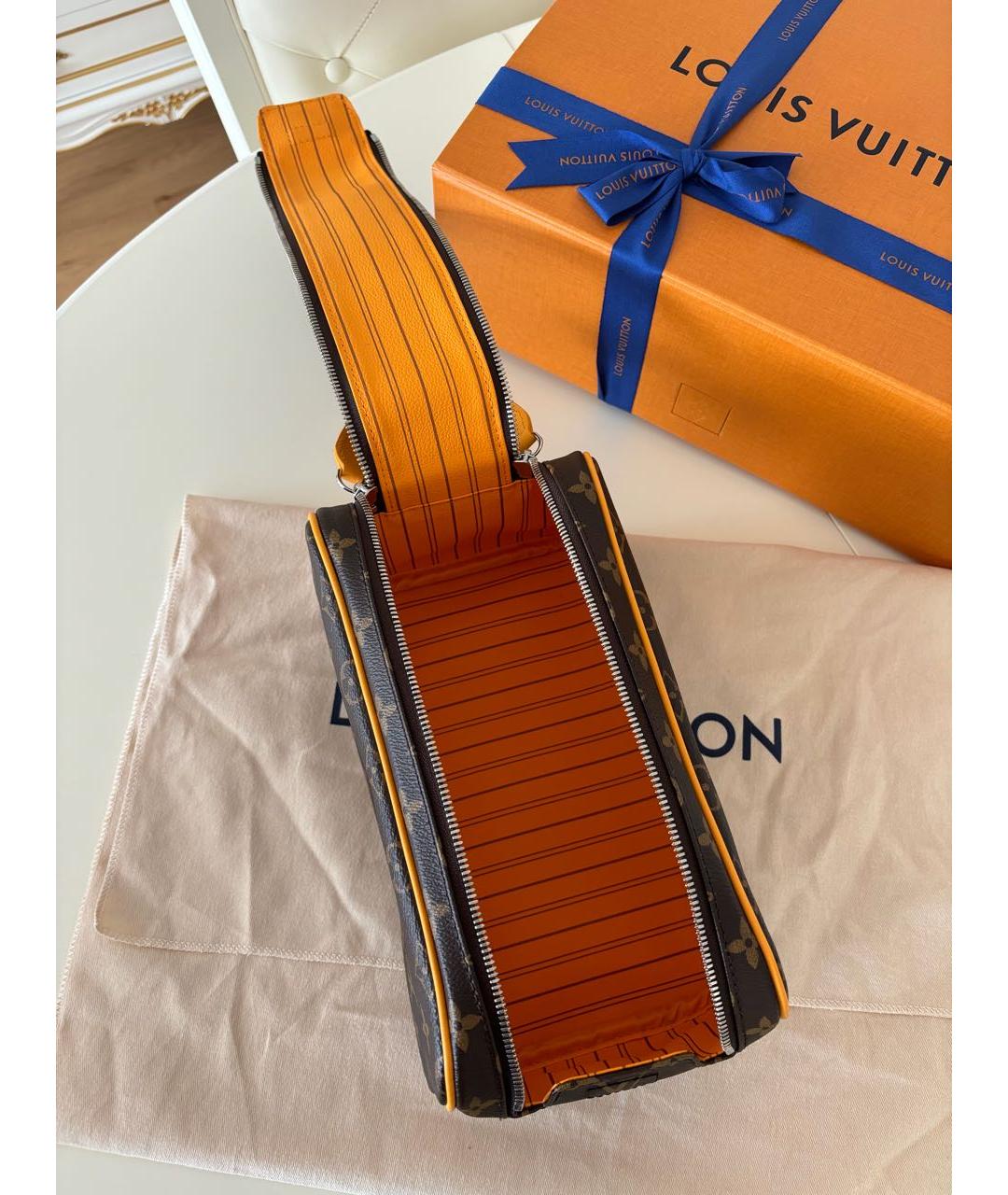 LOUIS VUITTON Коричневая косметичка, фото 6