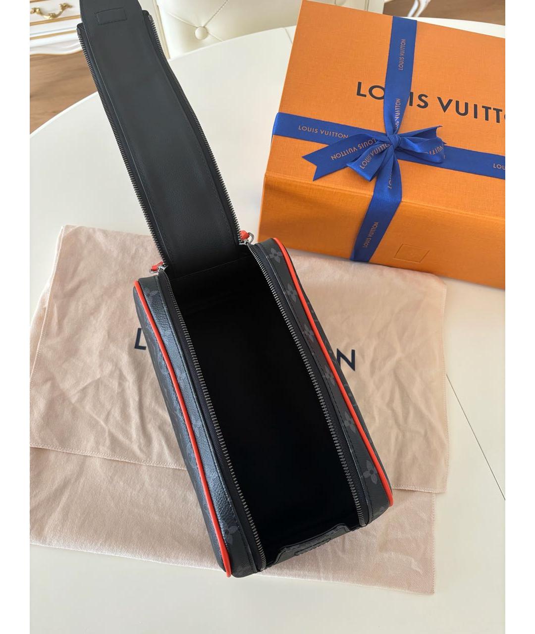 LOUIS VUITTON Черная косметичка, фото 6