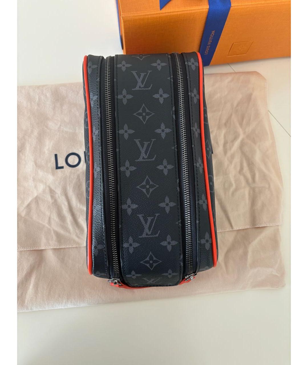 LOUIS VUITTON Черная косметичка, фото 2