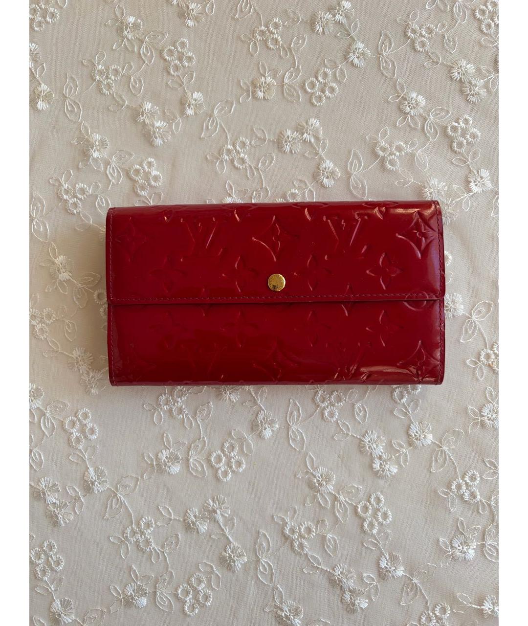 LOUIS VUITTON Красный кошелек из лакированной кожи, фото 9