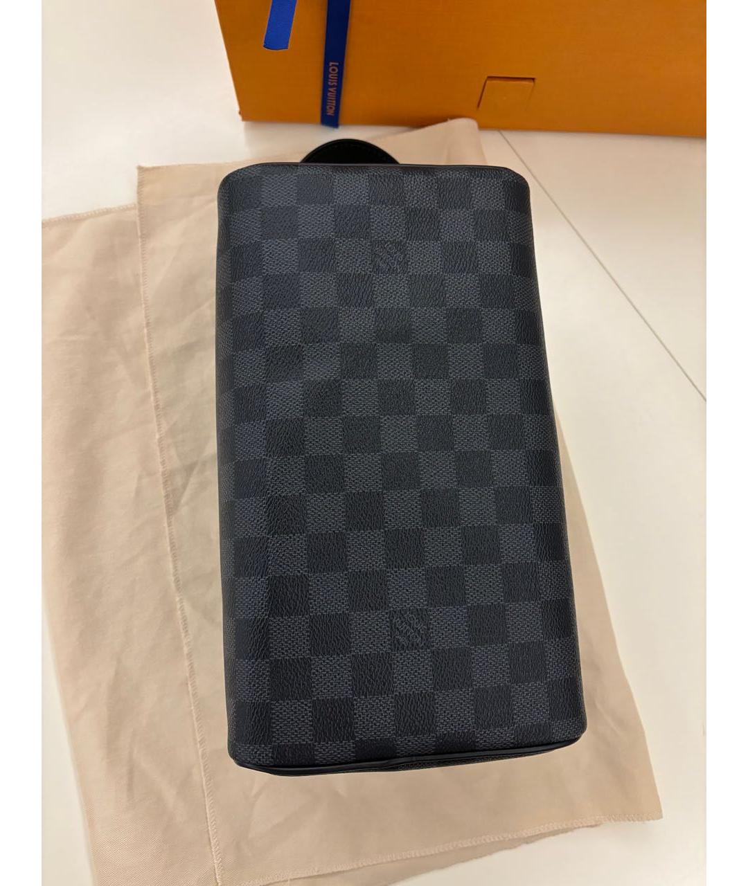 LOUIS VUITTON Черная косметичка, фото 3