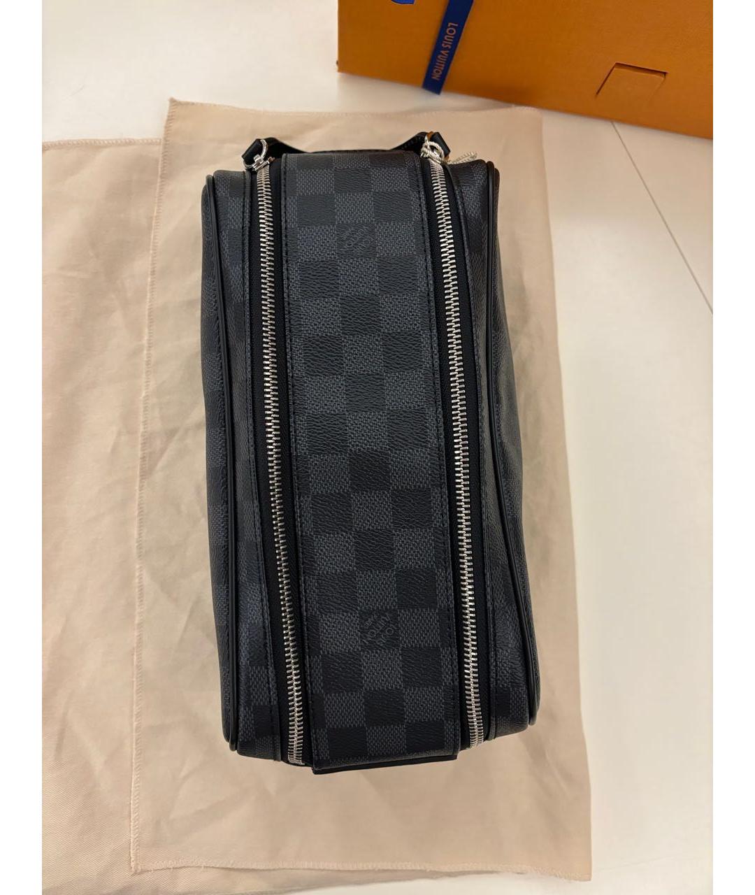 LOUIS VUITTON Черная косметичка, фото 2