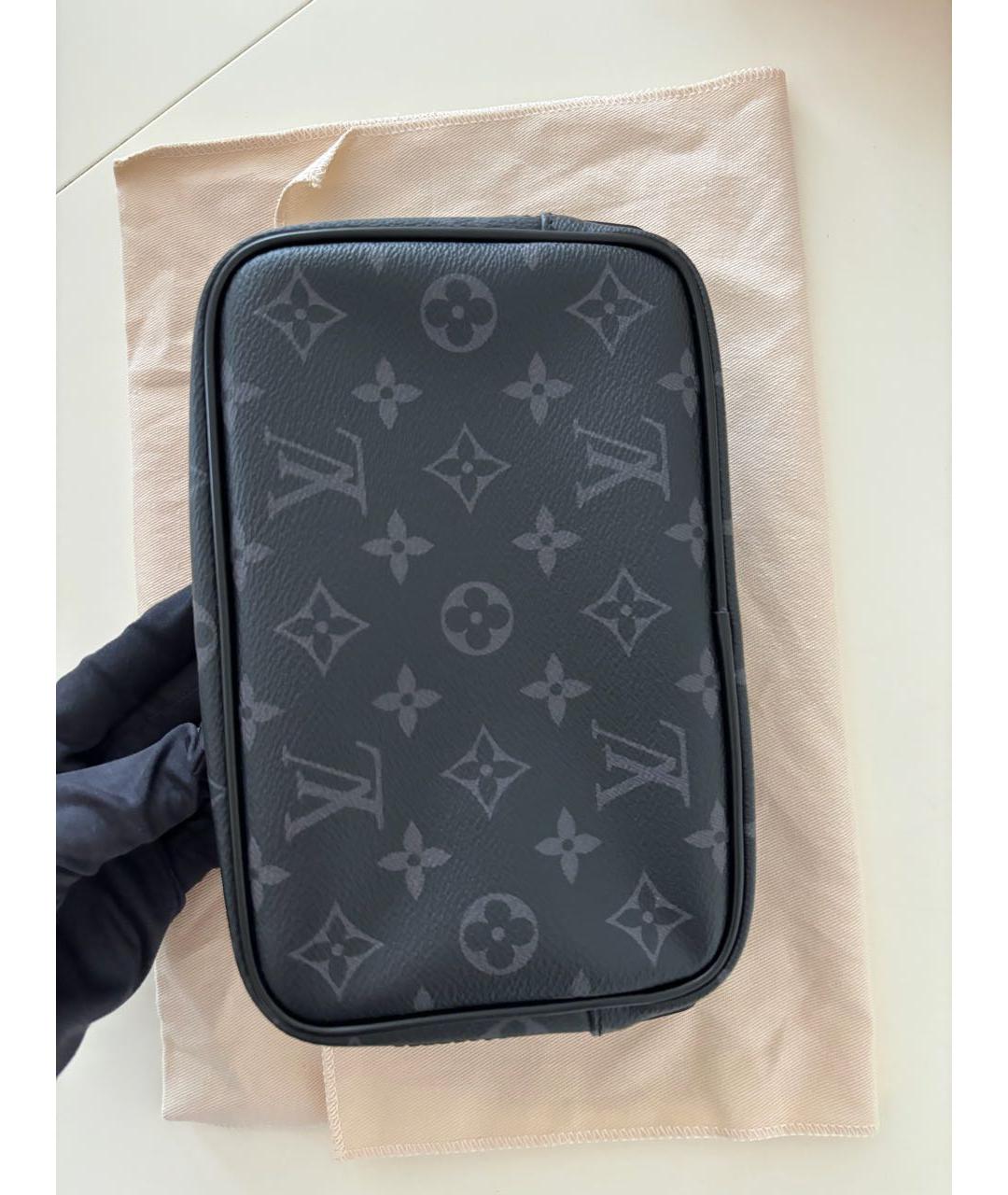 LOUIS VUITTON Черная косметичка, фото 3