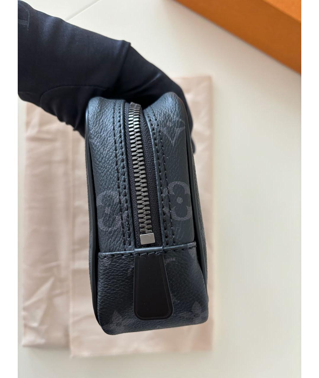 LOUIS VUITTON Черная косметичка, фото 5