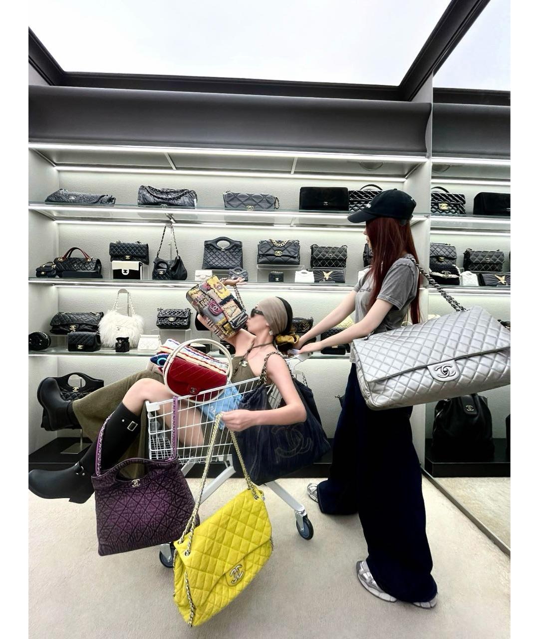 CHANEL Серебряная кожаная сумка через плечо, фото 7