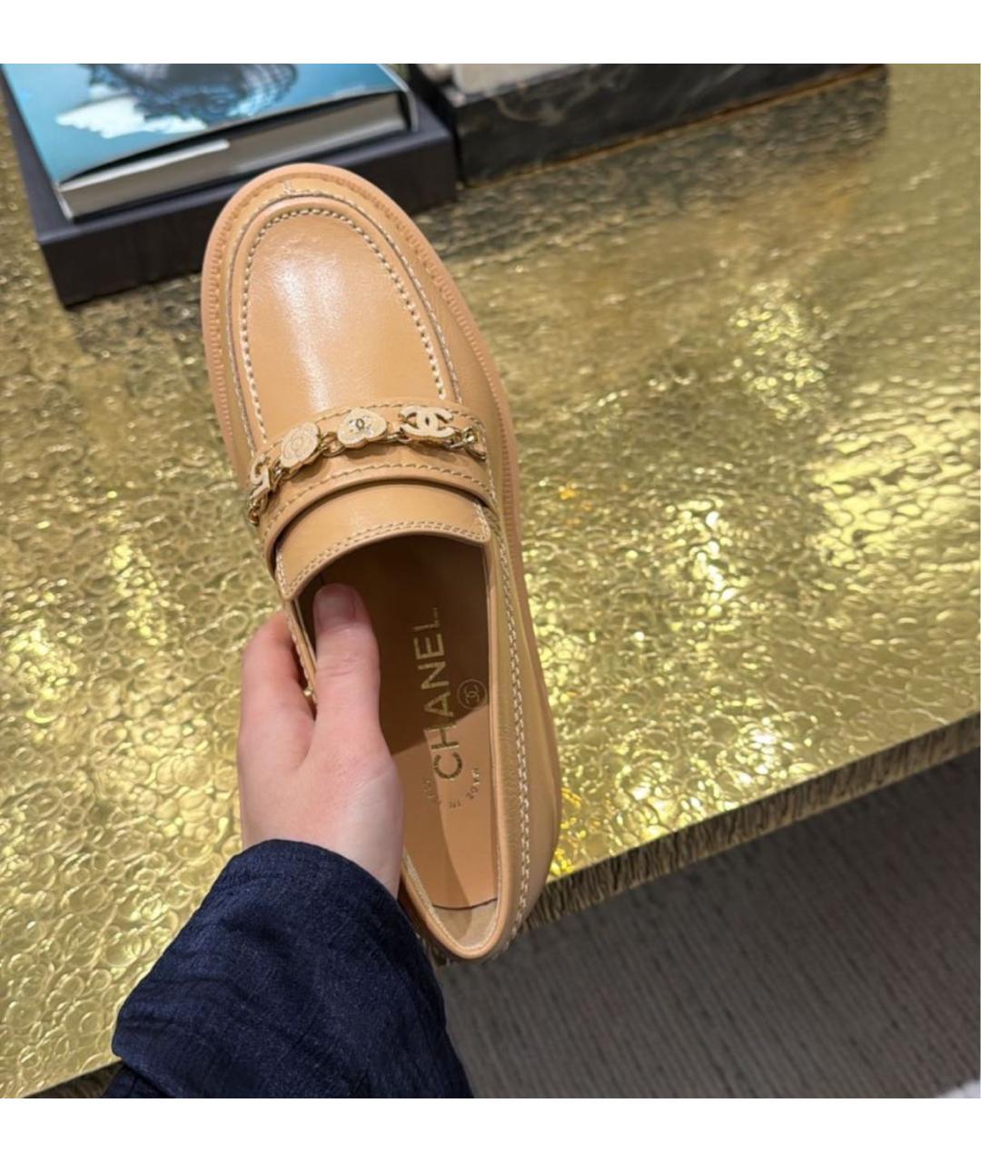CHANEL Бежевые кожаные лоферы, фото 3