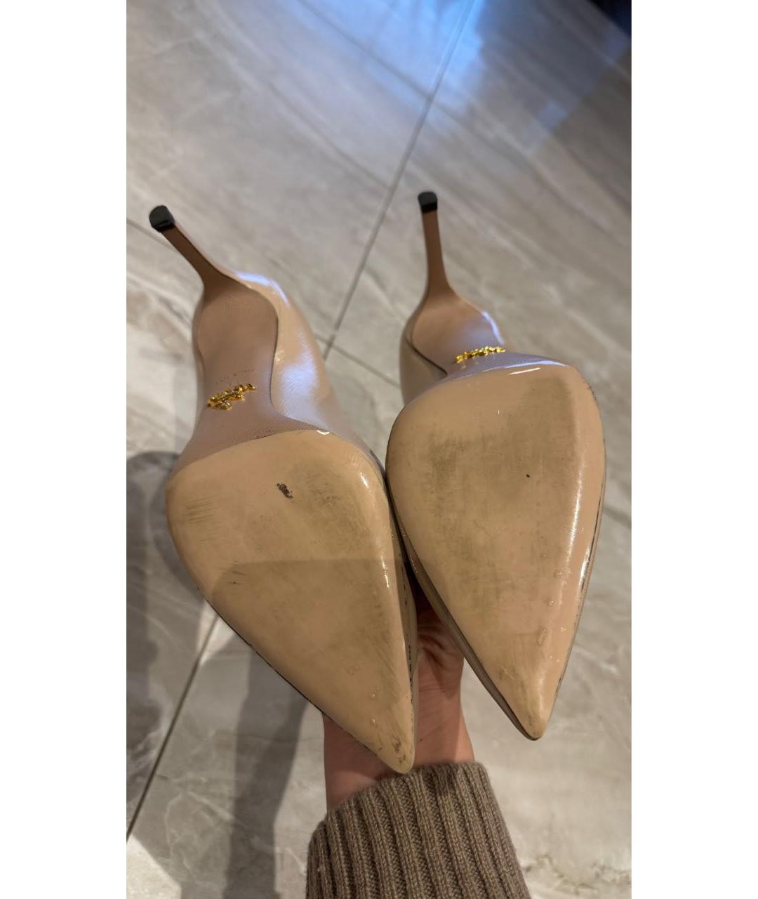 PRADA Бежевые туфли из лакированной кожи, фото 4