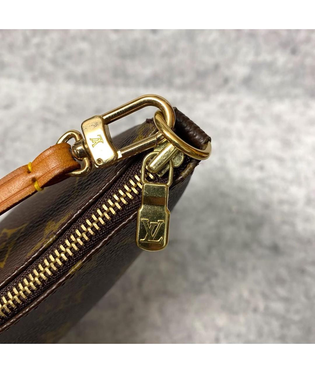 LOUIS VUITTON Коричневая кожаная сумка с короткими ручками, фото 6