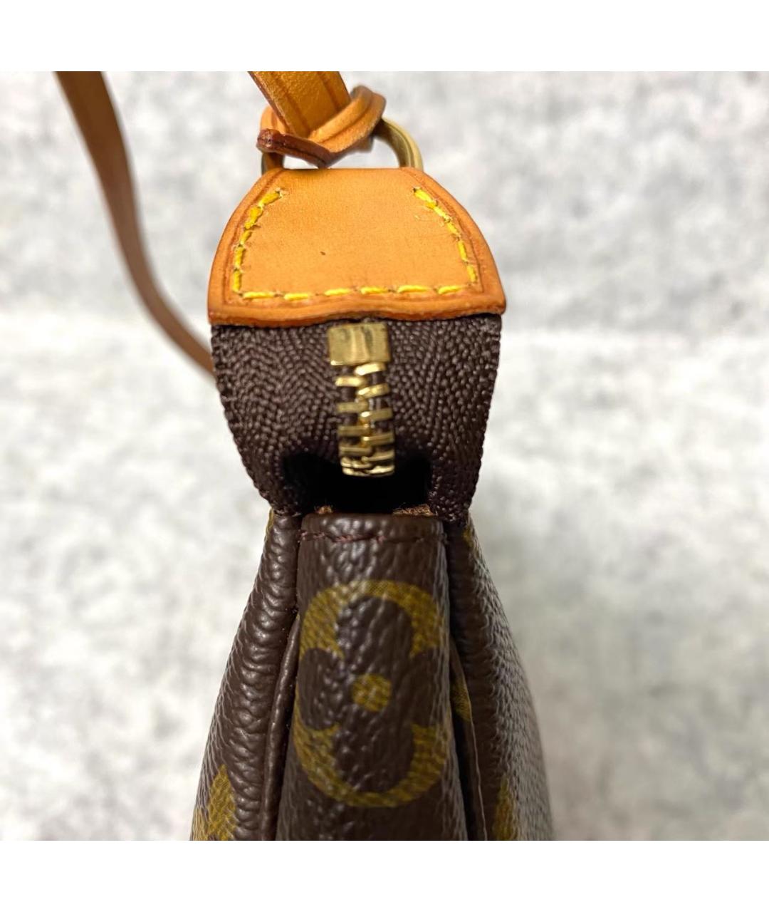 LOUIS VUITTON Коричневая кожаная сумка с короткими ручками, фото 7