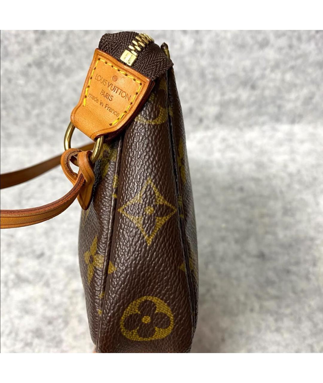 LOUIS VUITTON Коричневая кожаная сумка с короткими ручками, фото 4