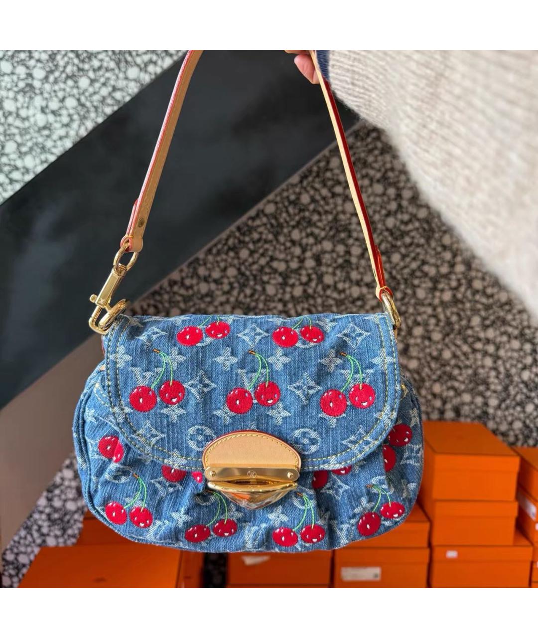 LOUIS VUITTON Голубая сумка с короткими ручками, фото 8