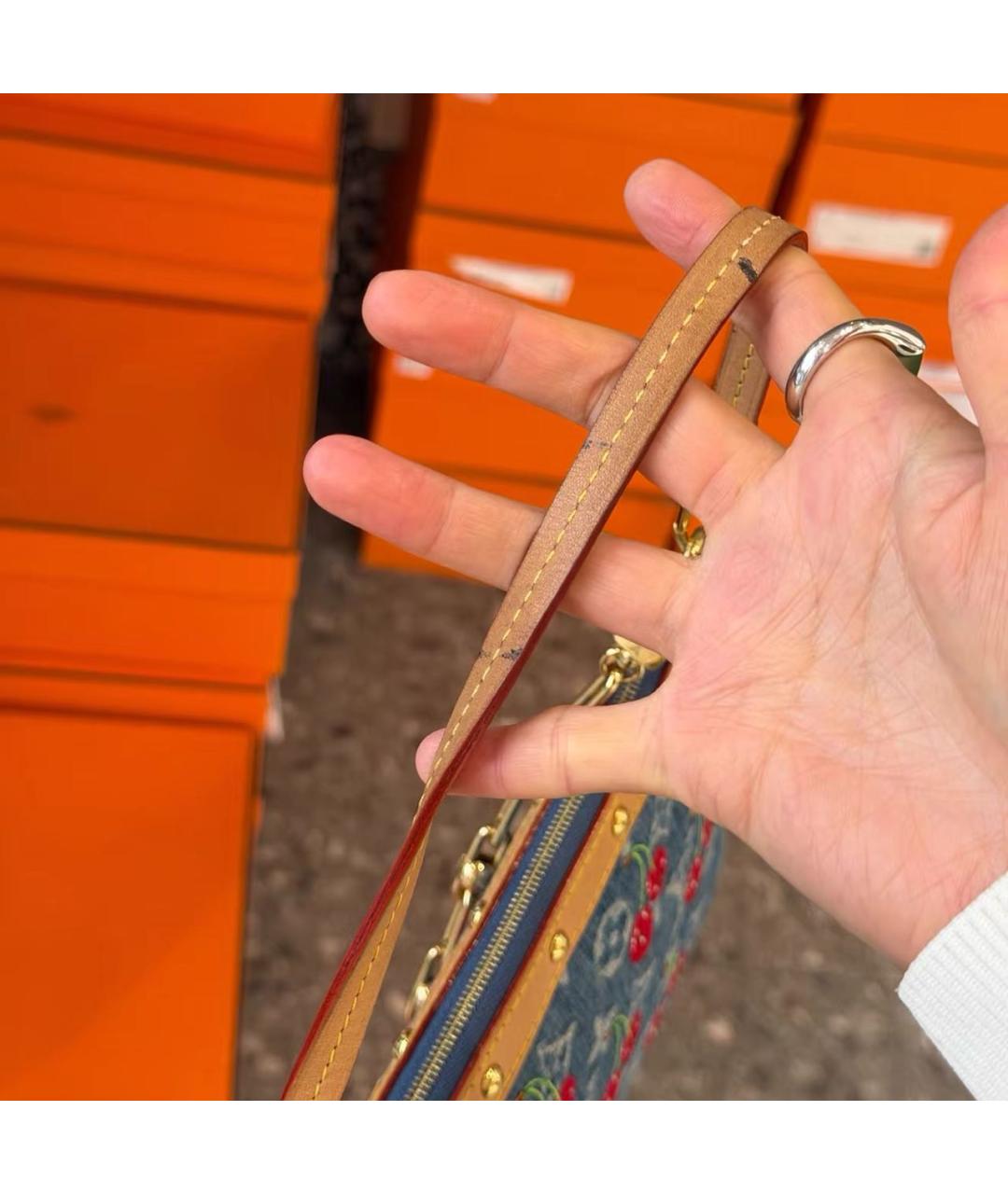 LOUIS VUITTON Синяя кожаная сумка с короткими ручками, фото 3