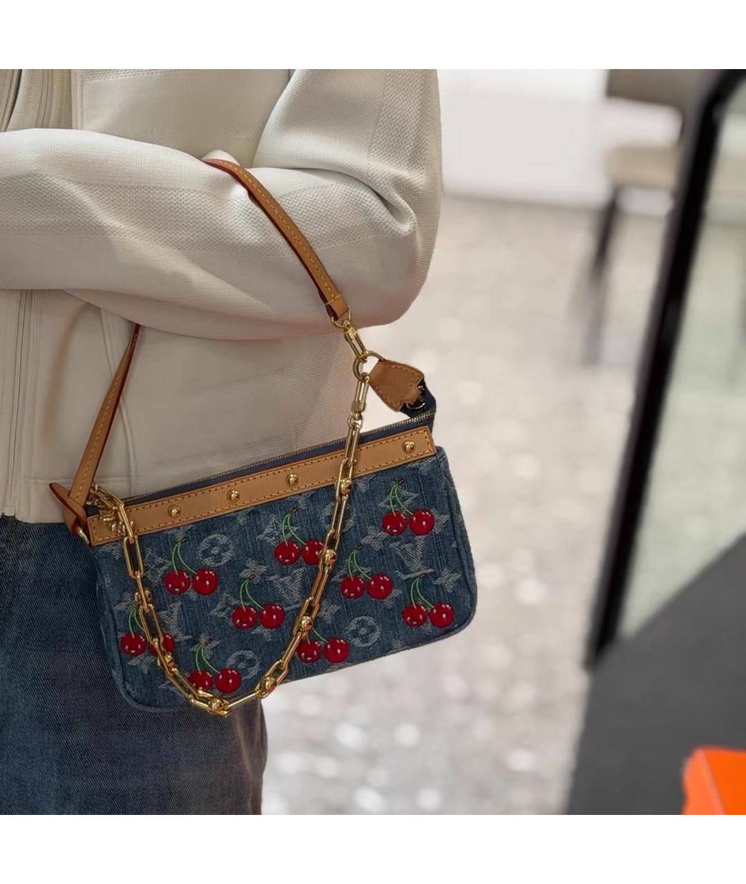 LOUIS VUITTON Синяя кожаная сумка с короткими ручками, фото 5