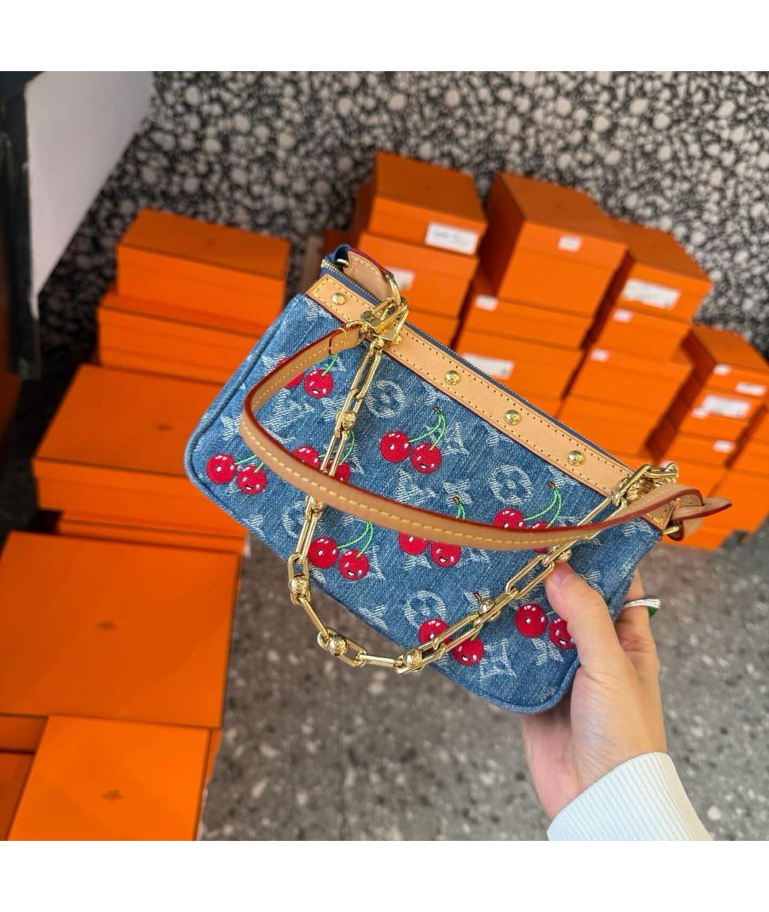 LOUIS VUITTON Синяя кожаная сумка с короткими ручками, фото 2