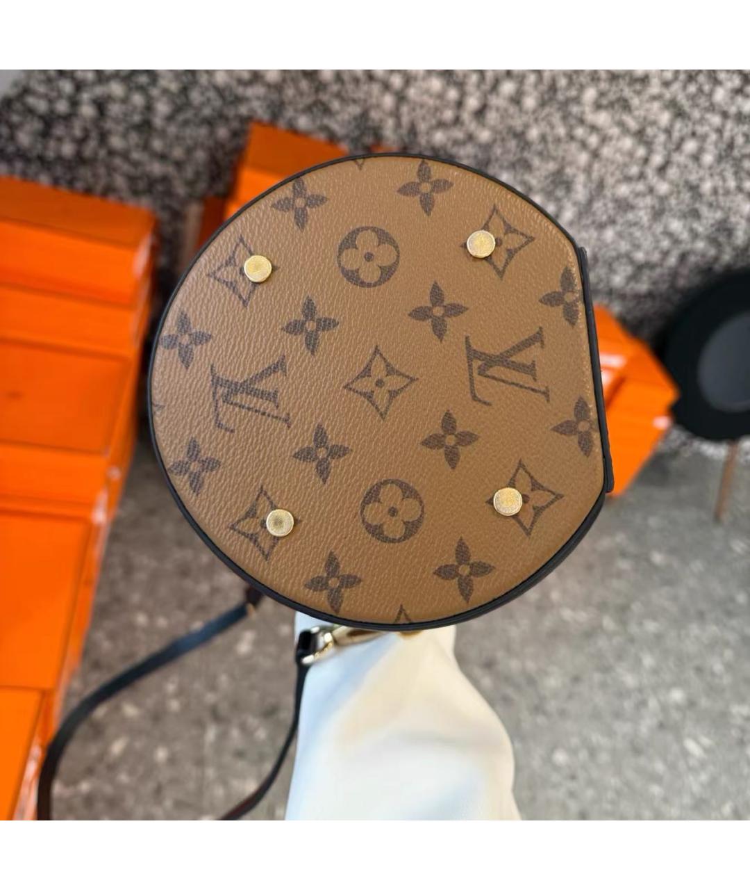 LOUIS VUITTON Черная кожаная сумка через плечо, фото 3