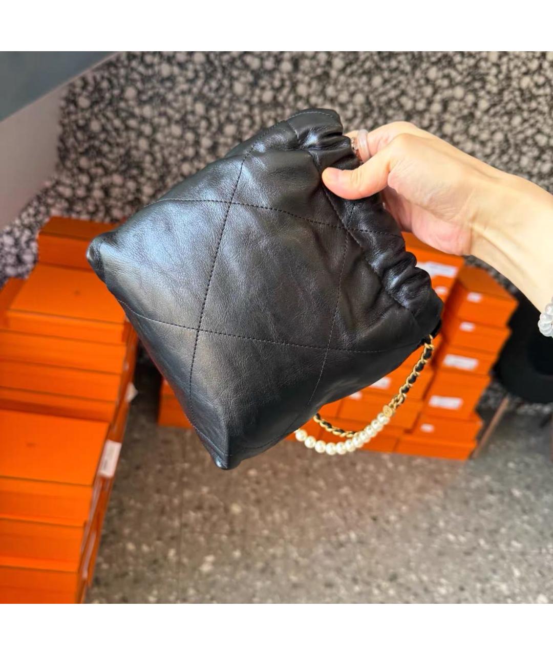 CHANEL Черная кожаная сумка тоут, фото 3