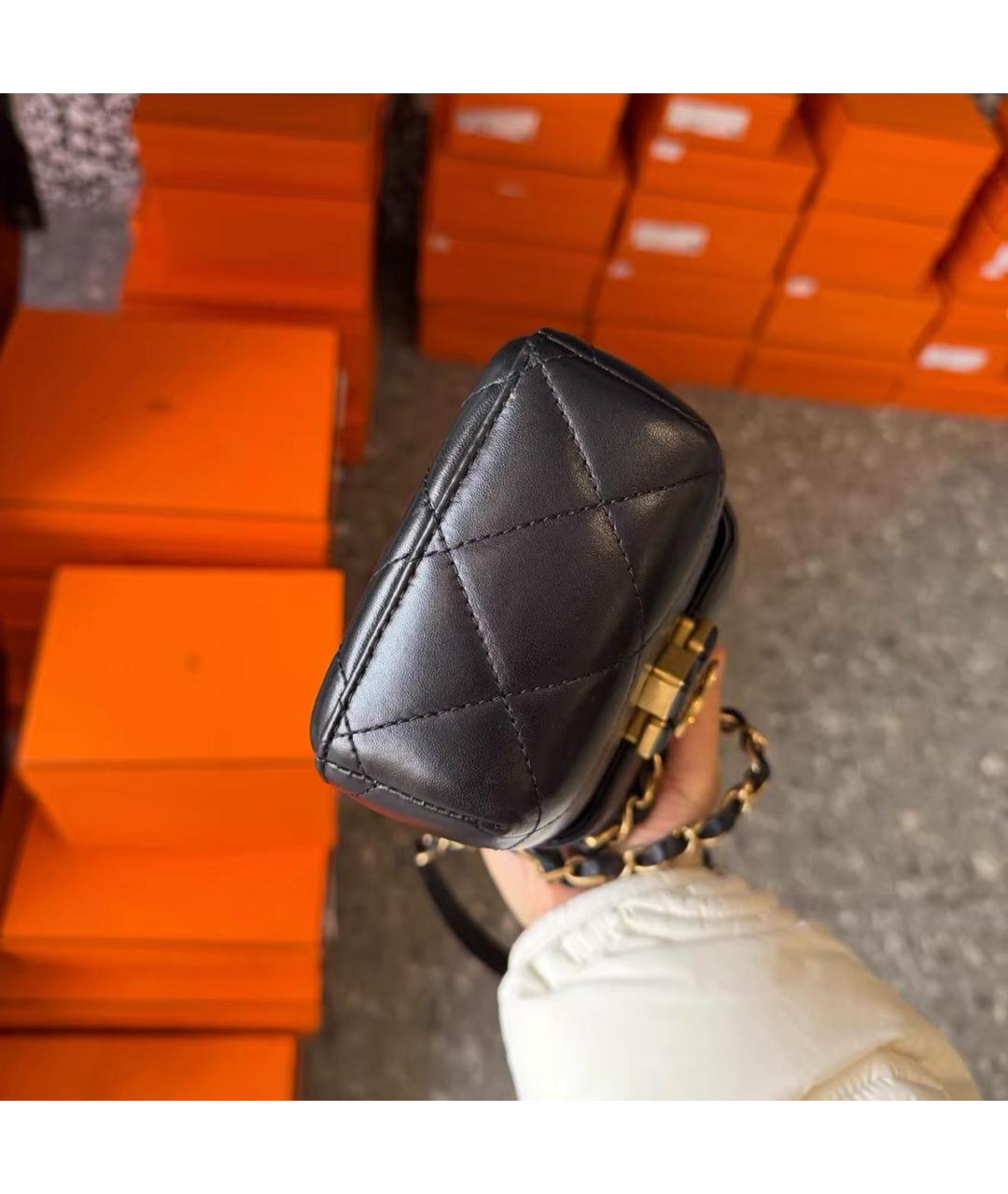 CHANEL Черная кожаная сумка через плечо, фото 2