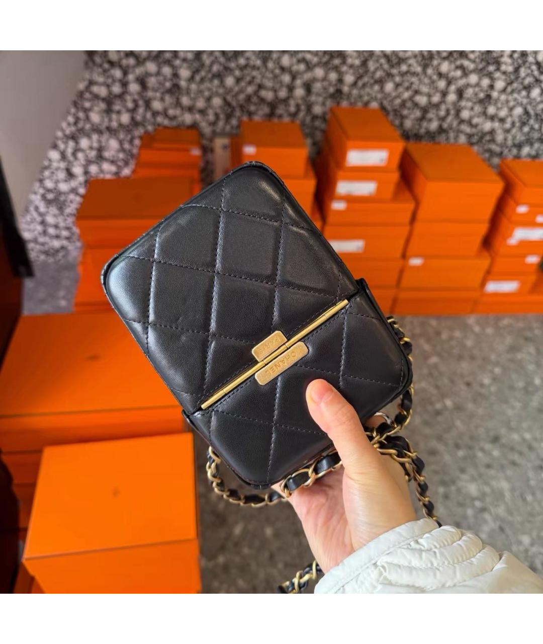 CHANEL Черная кожаная сумка через плечо, фото 3