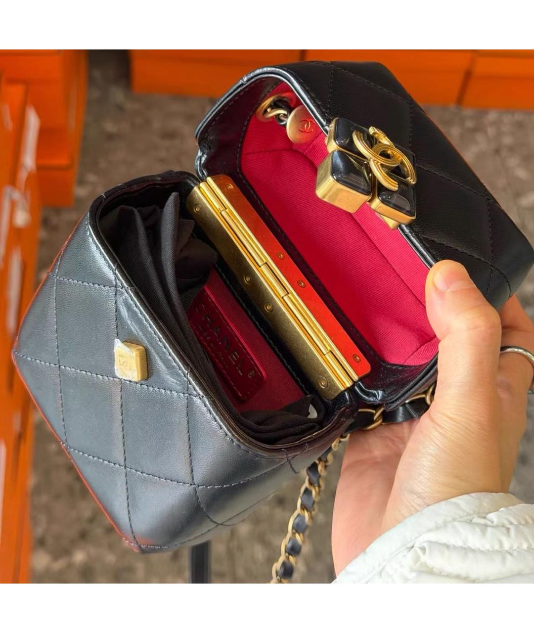 CHANEL Черная кожаная сумка через плечо, фото 4