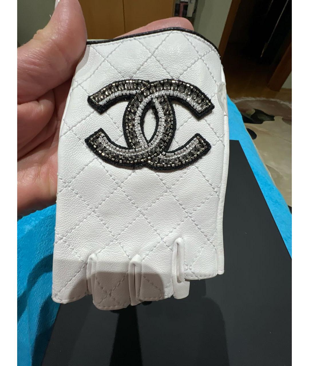 CHANEL Белые кожаные митенки, фото 3