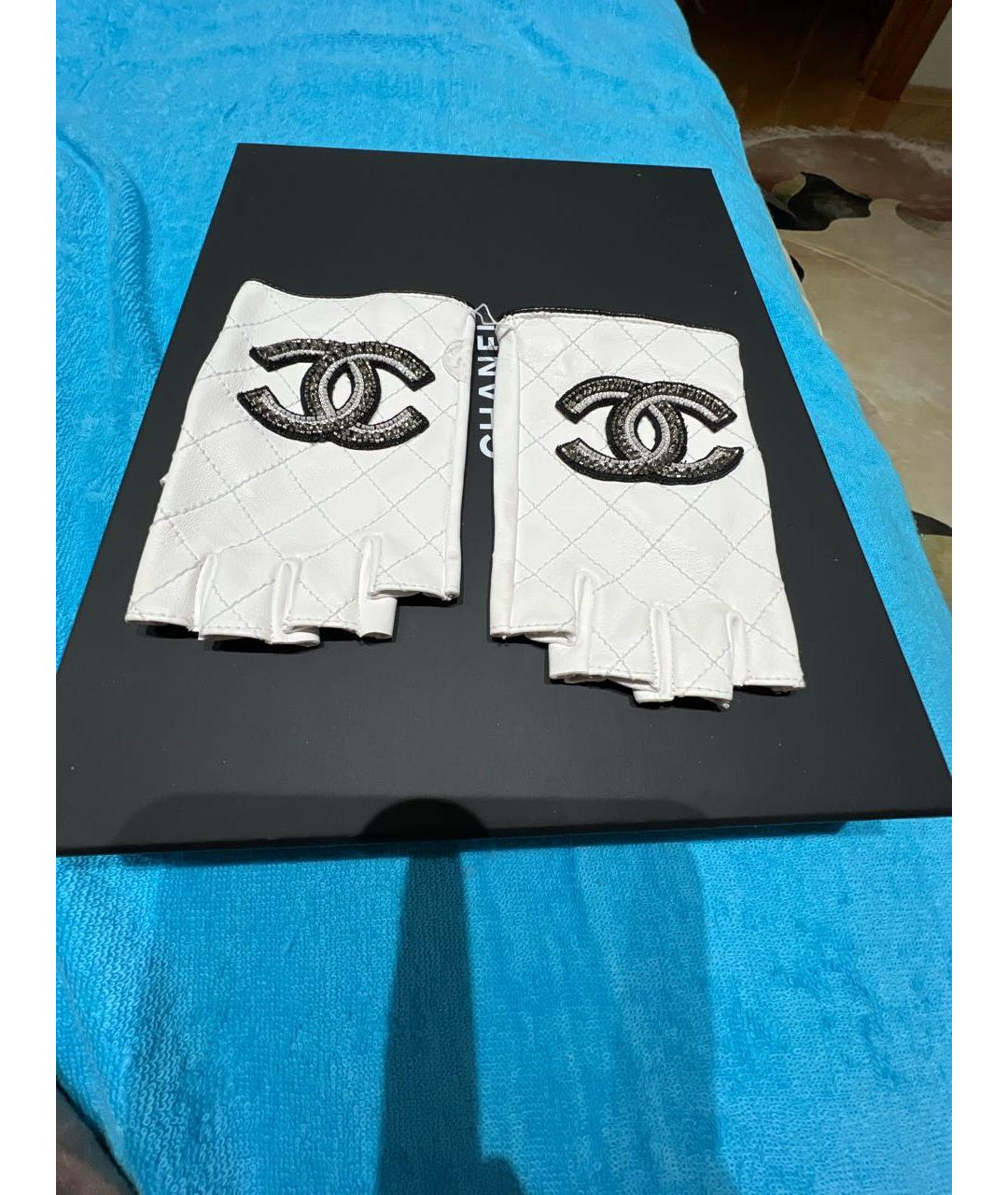 CHANEL Белые кожаные митенки, фото 5