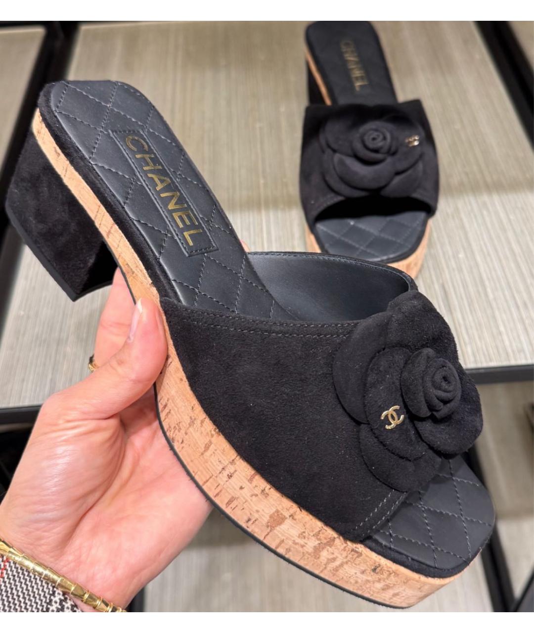 CHANEL Черные замшевые шлепанцы, фото 2