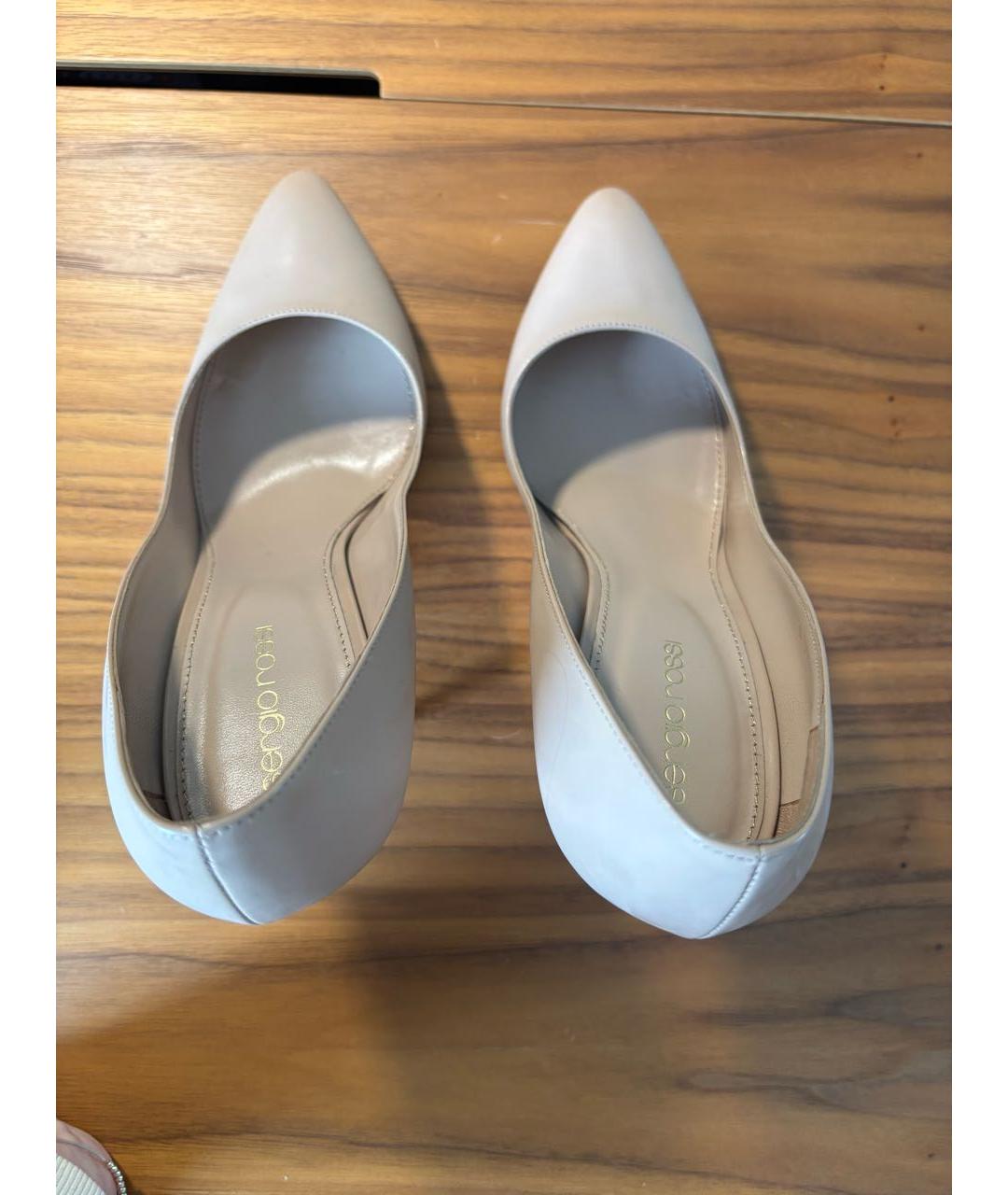 SERGIO ROSSI Бежевые туфли из лакированной кожи, фото 3