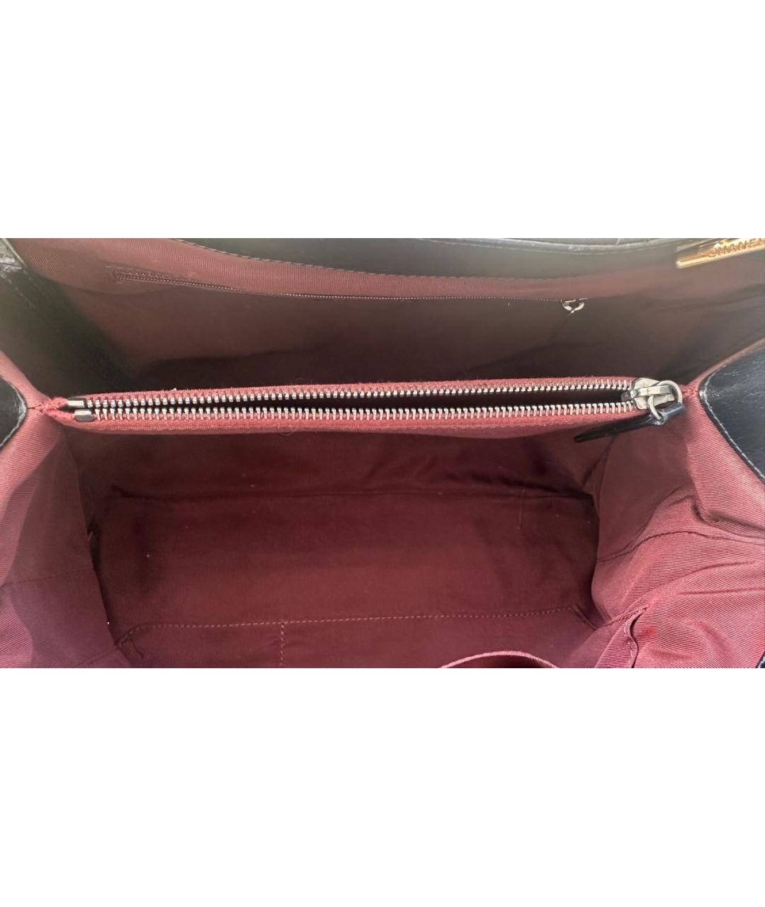 CHANEL Черная сумка тоут из лакированной кожи, фото 6