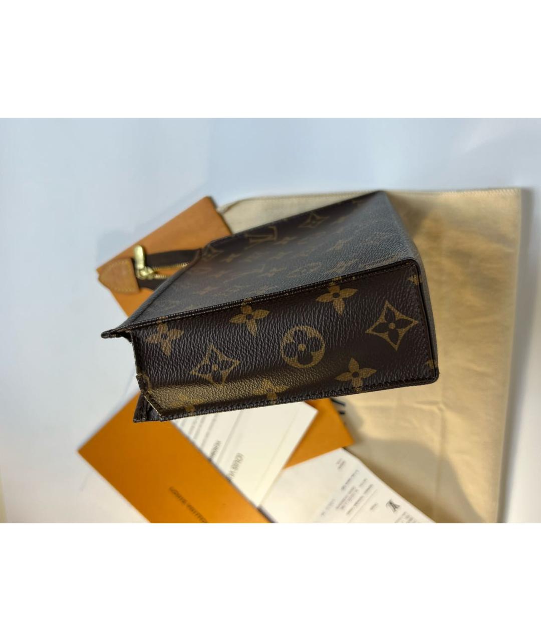 LOUIS VUITTON Коричневая косметичка, фото 3