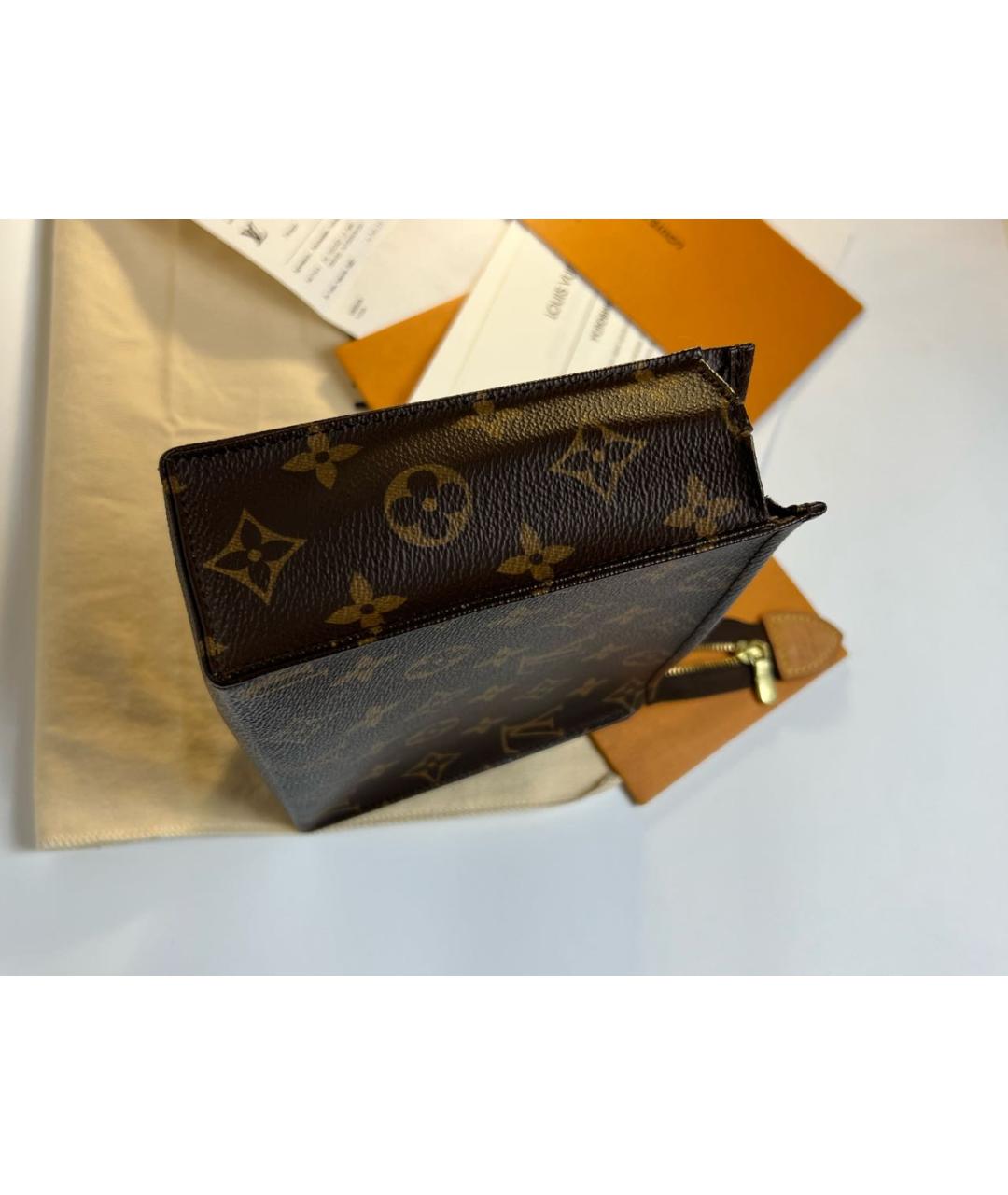 LOUIS VUITTON Коричневая косметичка, фото 4