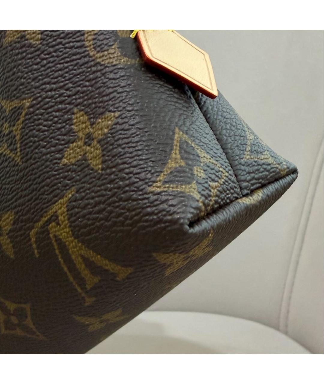 LOUIS VUITTON Коричневая кожаная косметичка, фото 7