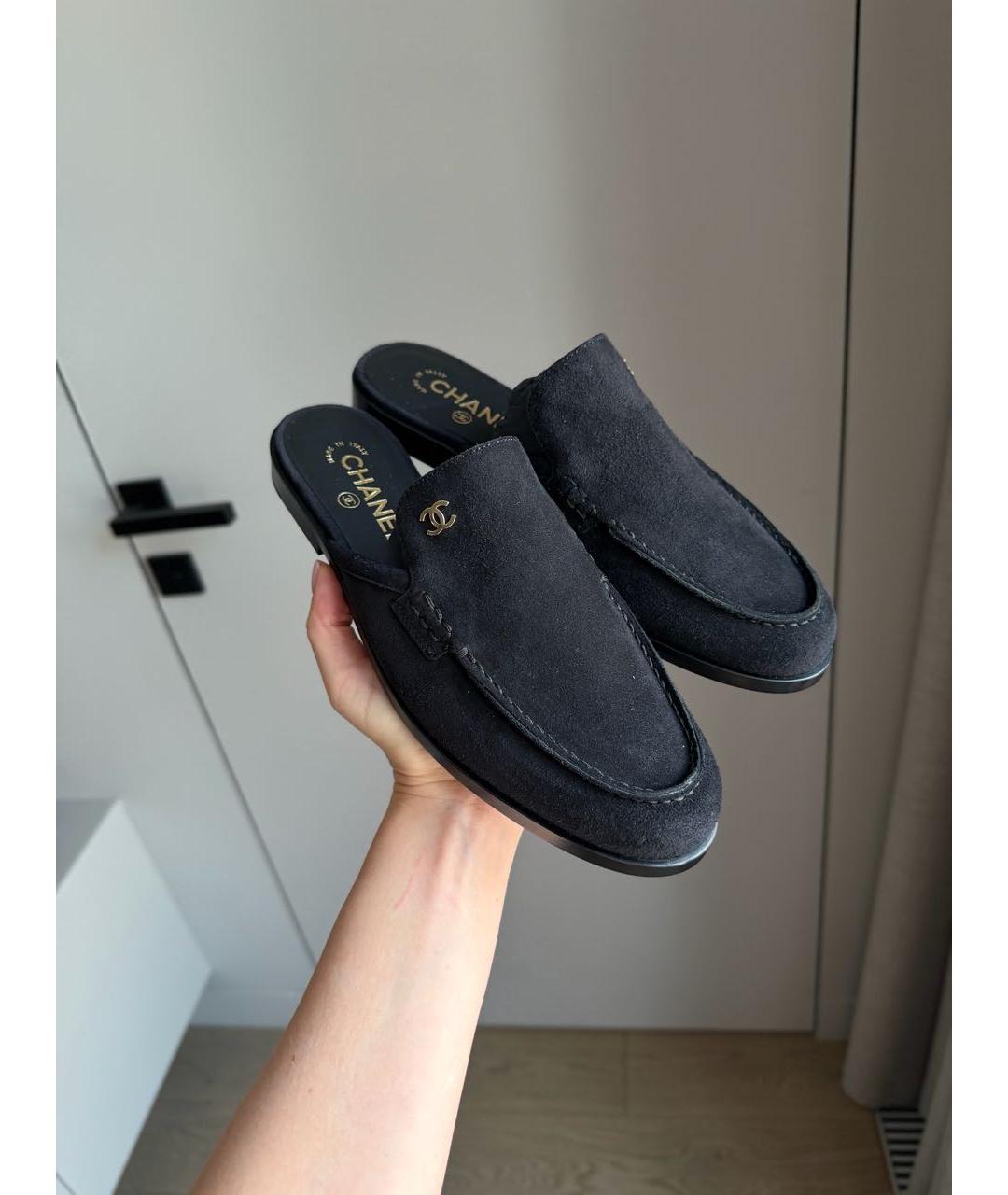 CHANEL Черные замшевые сабо, фото 5