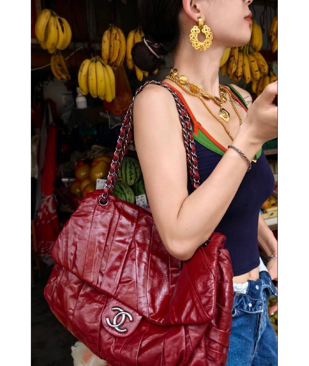 CHANEL Красная сумка через плечо из лакированной кожи, фото 8