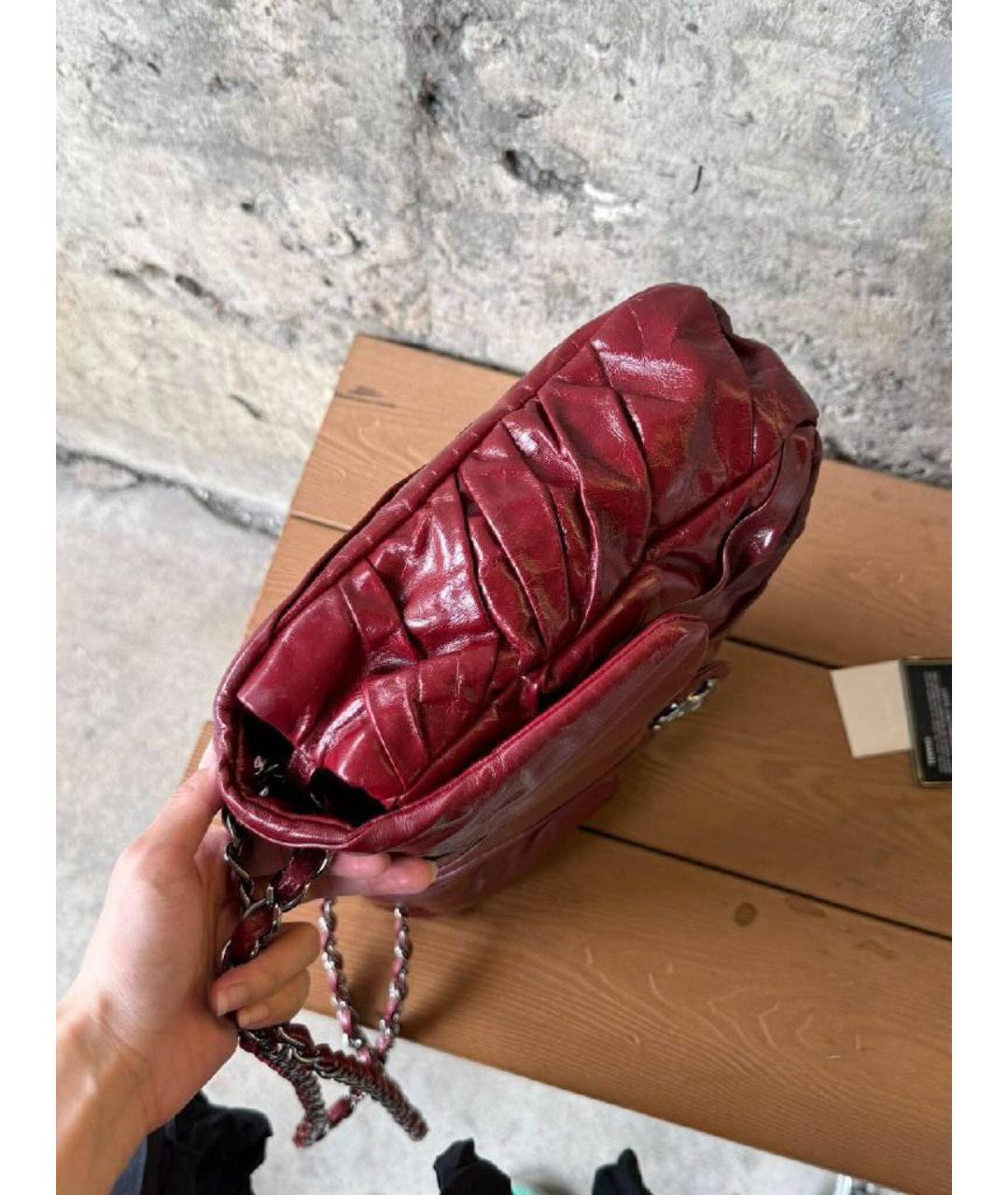 CHANEL Красная сумка через плечо из лакированной кожи, фото 4