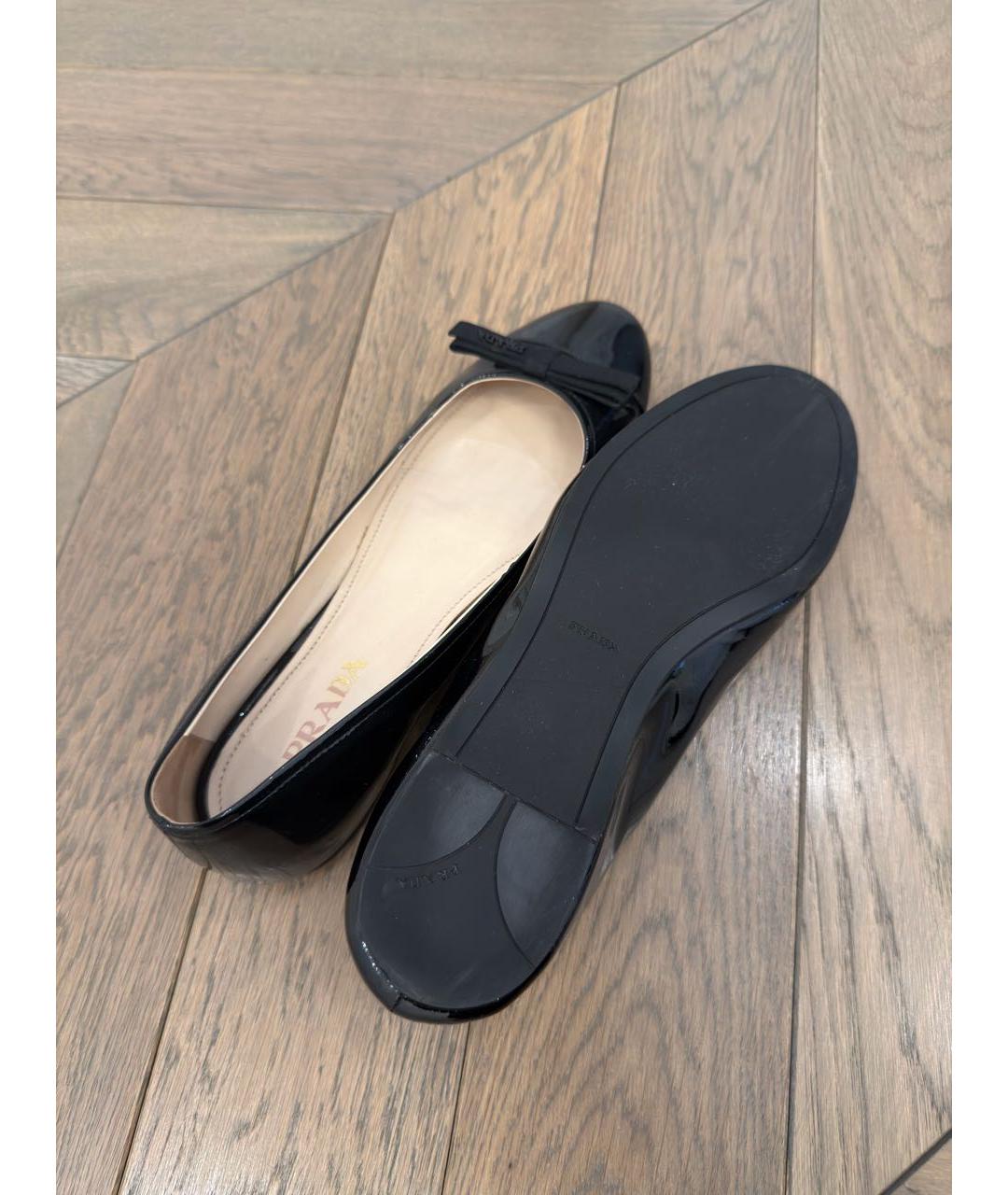 PRADA Черные балетки из лакированной кожи, фото 6