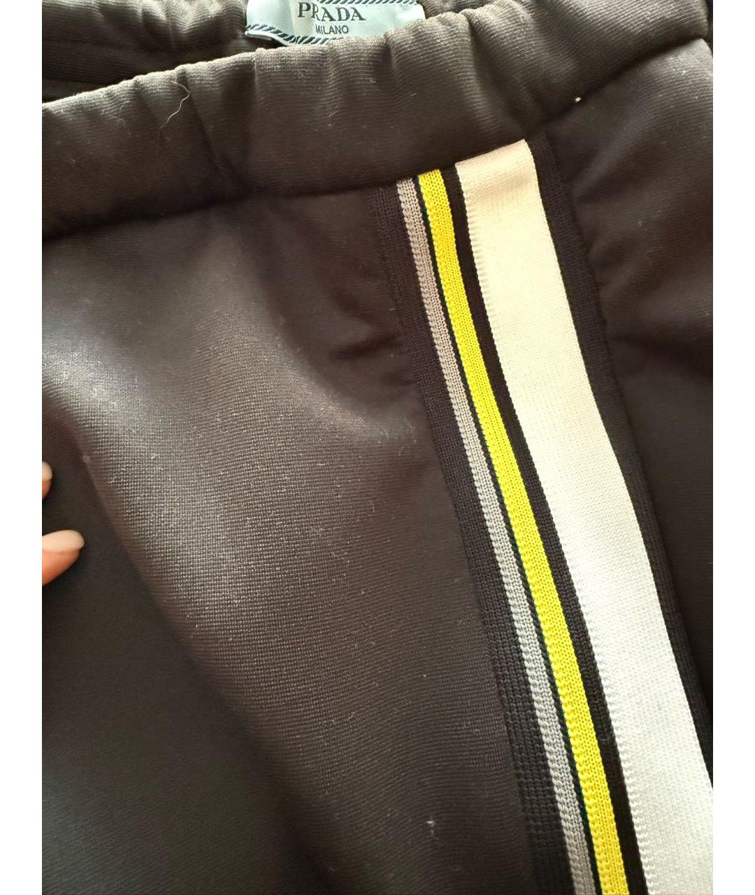 PRADA Черные полиэстеровые спортивные брюки и шорты, фото 3