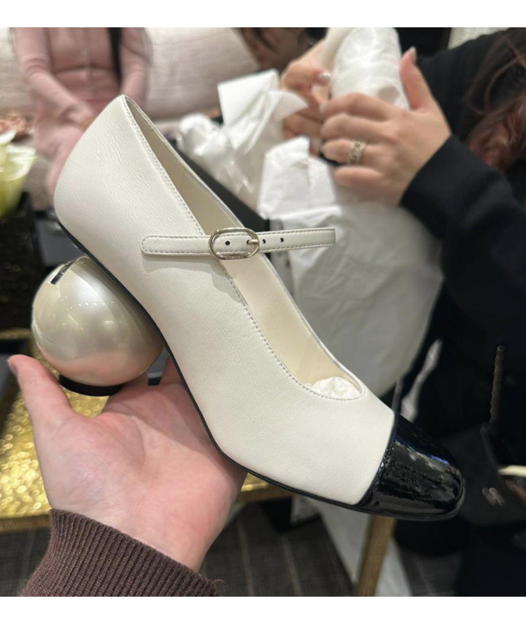 CHANEL Белые кожаные туфли, фото 2