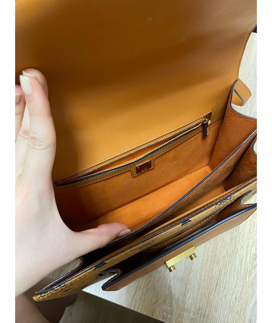 MCM Оранжевая кожаная сумка с короткими ручками, фото 5