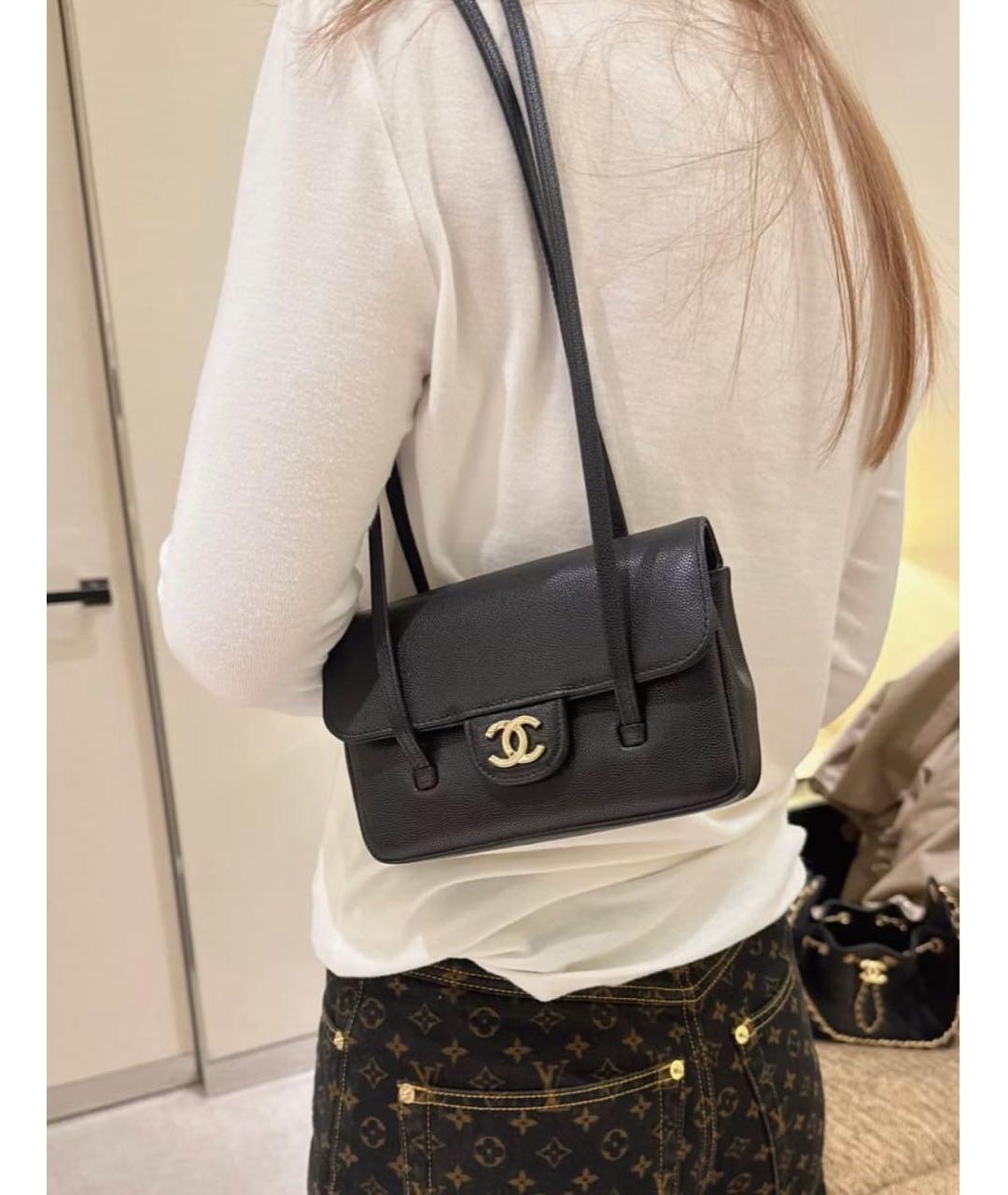 CHANEL Черная кожаная сумка через плечо, фото 3