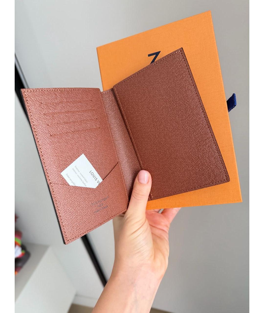 LOUIS VUITTON Коричневый кардхолдер из искусственной кожи, фото 2