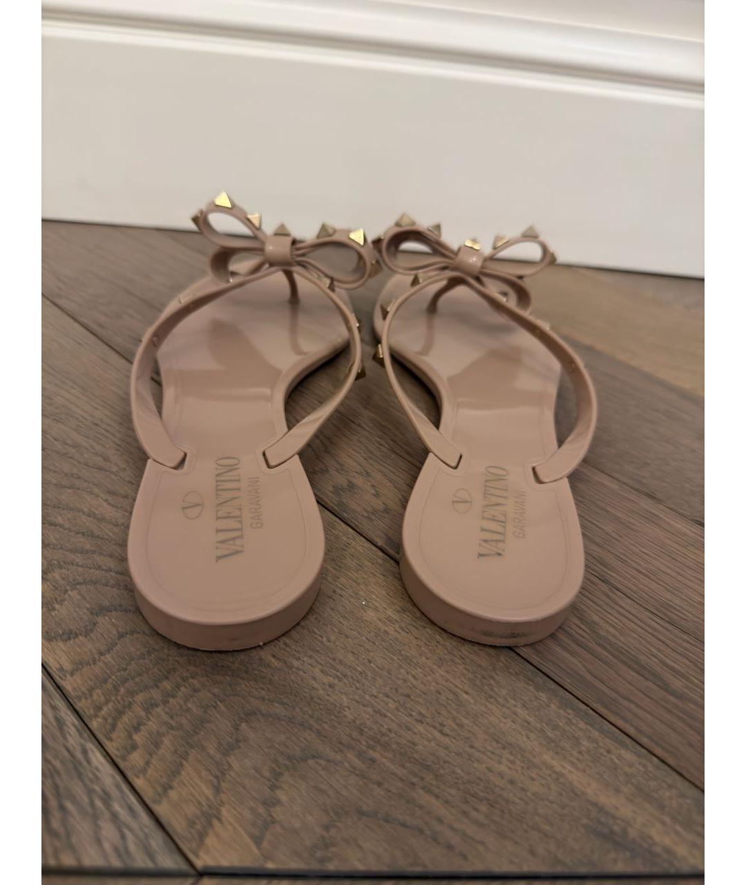 VALENTINO Бежевые резиновые шлепанцы, фото 4