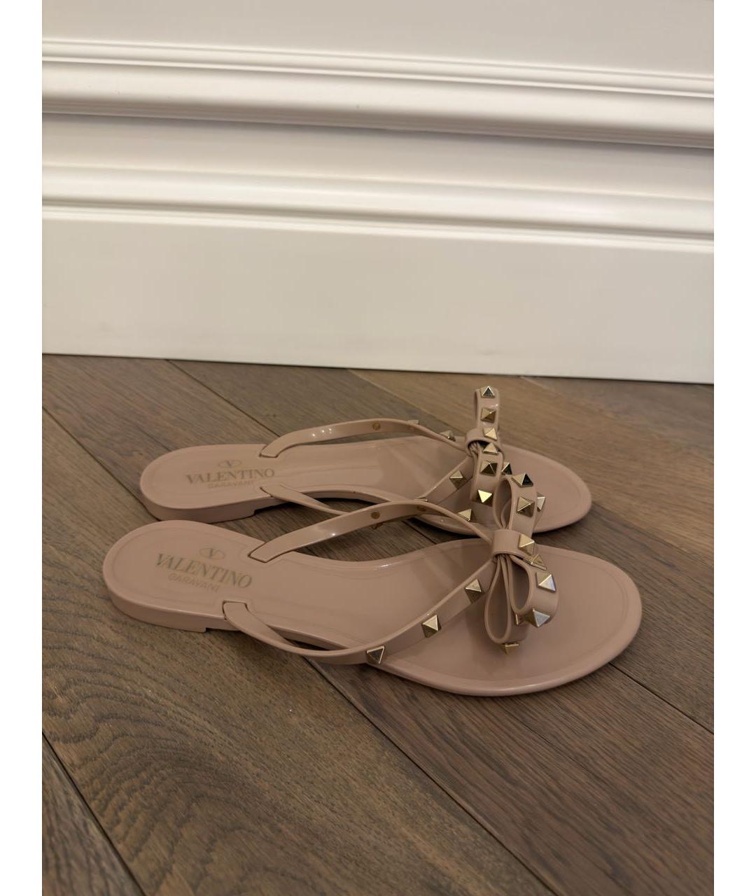 VALENTINO Бежевые резиновые шлепанцы, фото 6