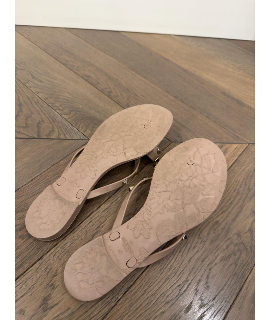 VALENTINO Бежевые резиновые шлепанцы, фото 5