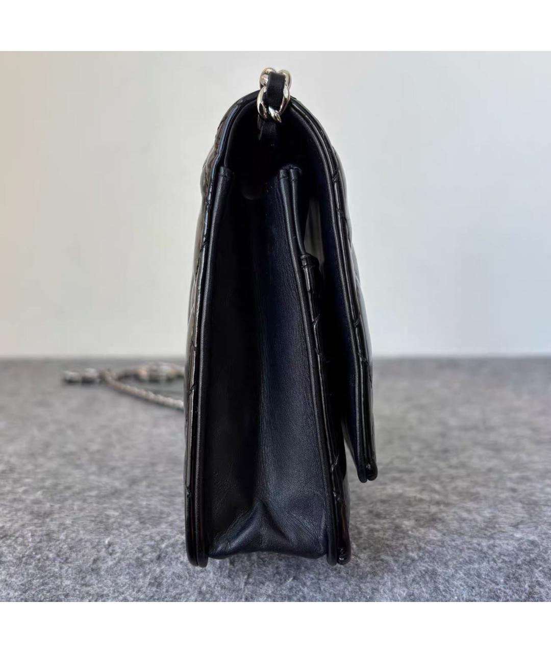 CHANEL Черная сумка через плечо из лакированной кожи, фото 3