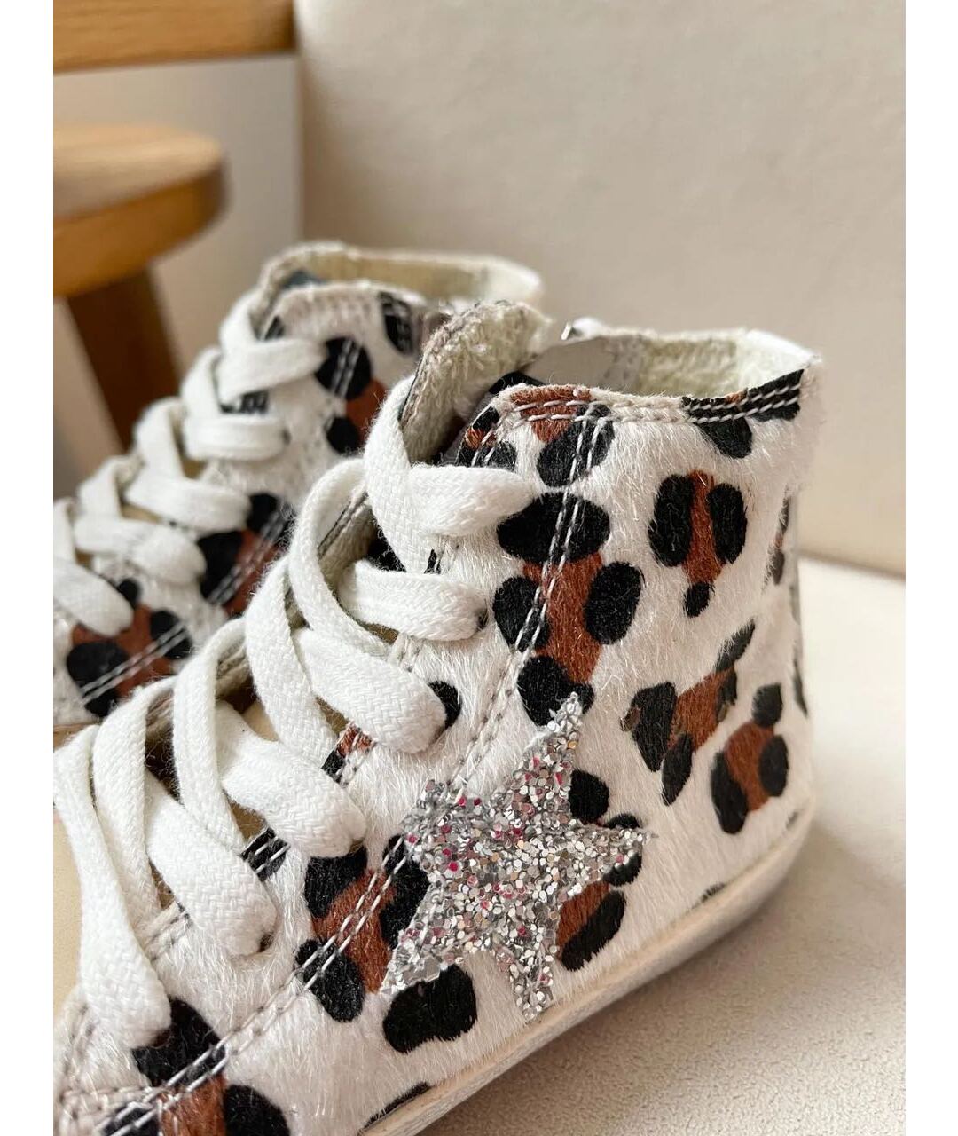 GOLDEN GOOSE KIDS Бежевые кожаные кеды, фото 2