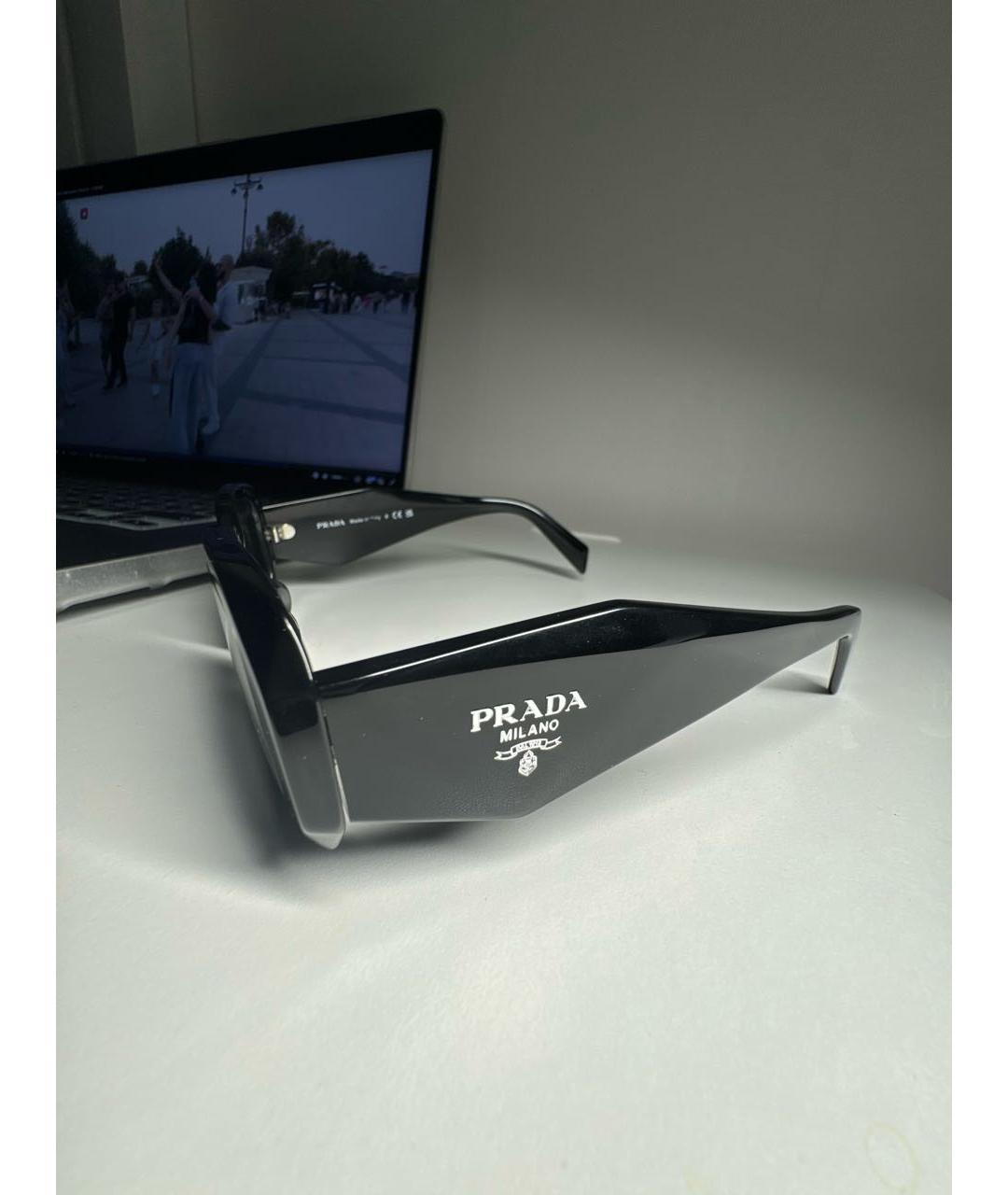 PRADA Черные пластиковые солнцезащитные очки, фото 3