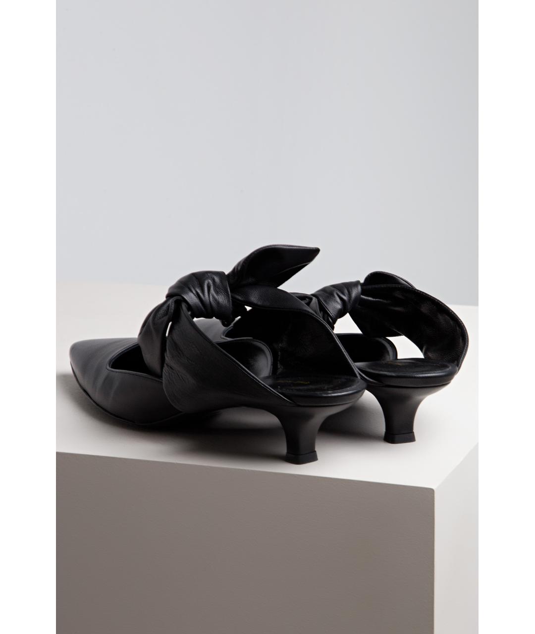THE ROW Черные кожаные мюли, фото 4