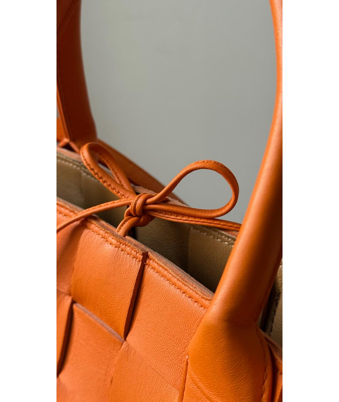 BOTTEGA VENETA Оранжевая кожаная сумка тоут, фото 5