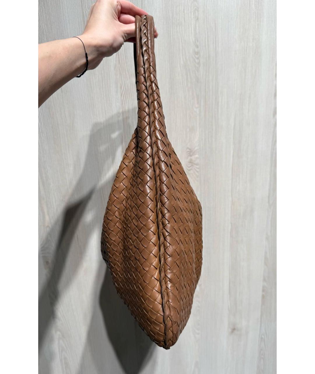 BOTTEGA VENETA Коричневая кожаная сумка с короткими ручками, фото 3