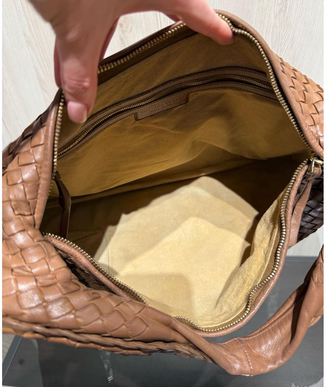 BOTTEGA VENETA Коричневая кожаная сумка с короткими ручками, фото 8